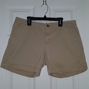 Old Navy tan shorts